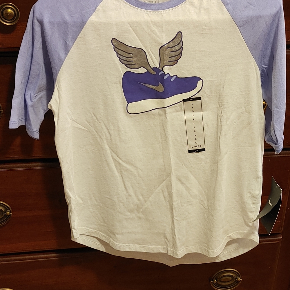 3/4 sleeve Nike shirt